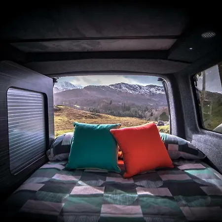 Unique Luxury Heated Camper キャンプ場 *